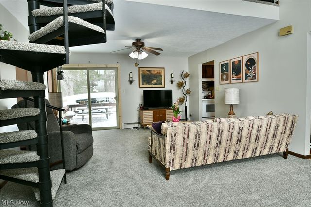 3894 Nelson Mosier Road, Leavittsburg, OH 44430