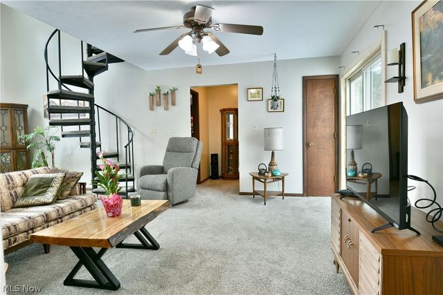 3894 Nelson Mosier Road, Leavittsburg, OH 44430