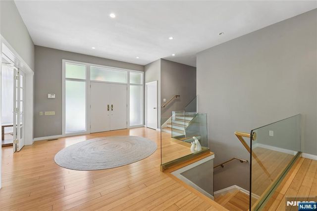192 Stonehurst Drive, Tenafly, NJ 07670