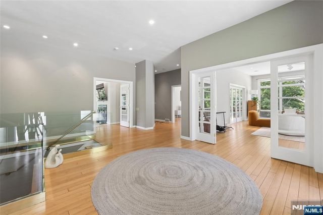 192 Stonehurst Drive, Tenafly, NJ 07670