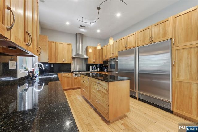 192 Stonehurst Drive, Tenafly, NJ 07670