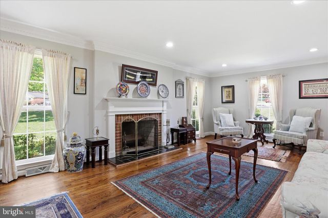 1034 WALKER MILL RD, Great Falls, VA 22066