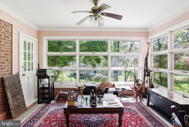 1034 WALKER MILL RD, Great Falls, VA 22066
