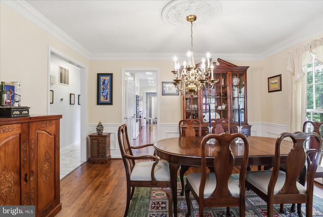 1034 WALKER MILL RD, Great Falls, VA 22066