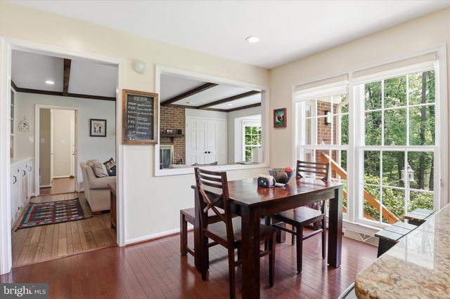 1034 WALKER MILL RD, Great Falls, VA 22066