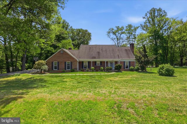 1034 WALKER MILL RD, Great Falls, VA 22066