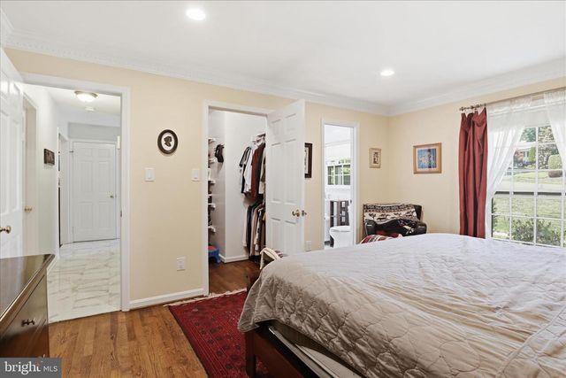 1034 WALKER MILL RD, Great Falls, VA 22066