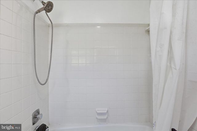 1034 WALKER MILL RD, Great Falls, VA 22066