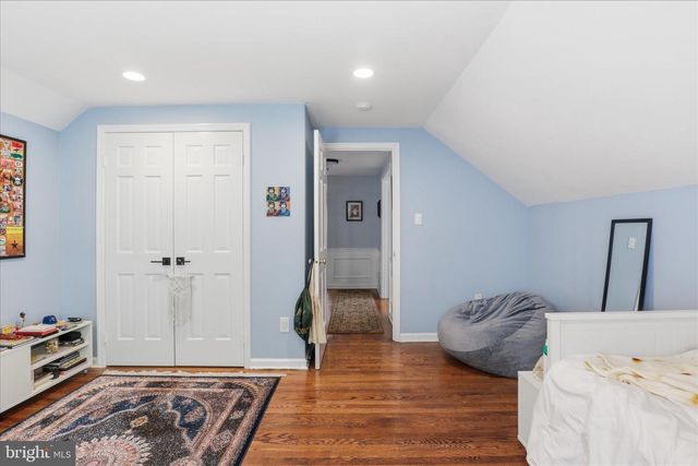 1034 WALKER MILL RD, Great Falls, VA 22066