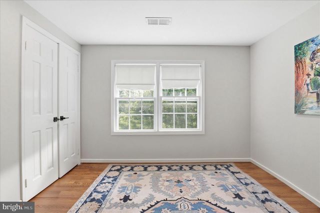 1034 WALKER MILL RD, Great Falls, VA 22066