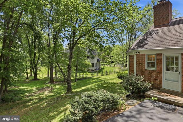 1034 WALKER MILL RD, Great Falls, VA 22066
