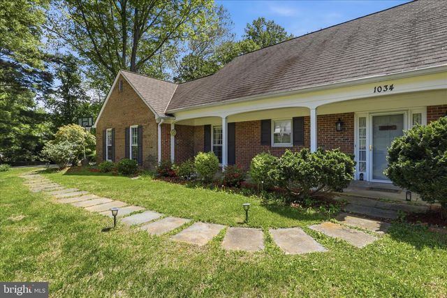 1034 WALKER MILL RD, Great Falls, VA 22066