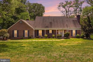 1034 WALKER MILL RD, Great Falls, VA 22066