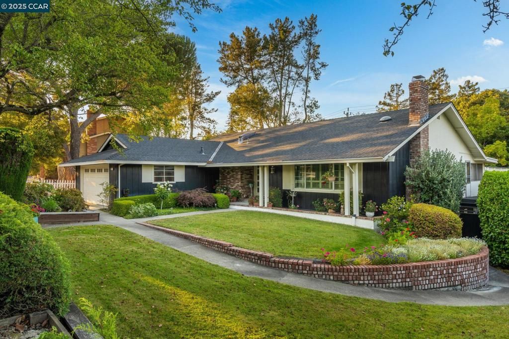 74 Gaywood Pl, Moraga, CA 94556