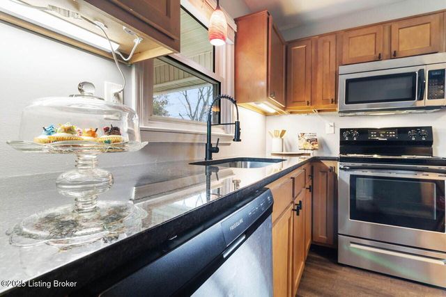 227 Cedar Grove Rd, Shepherdsville, KY 40165