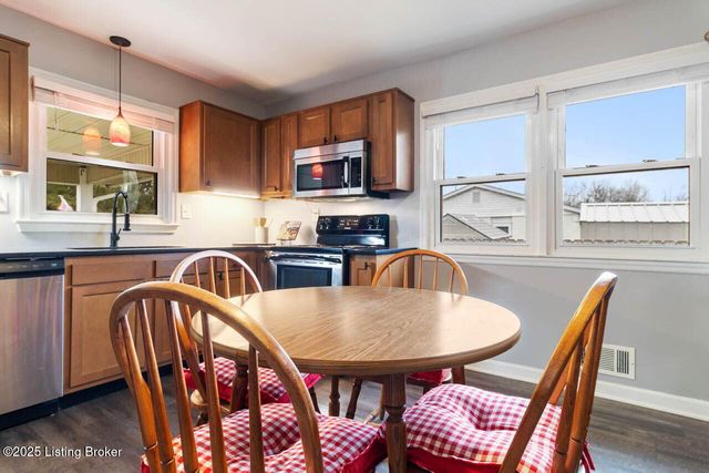 227 Cedar Grove Rd, Shepherdsville, KY 40165