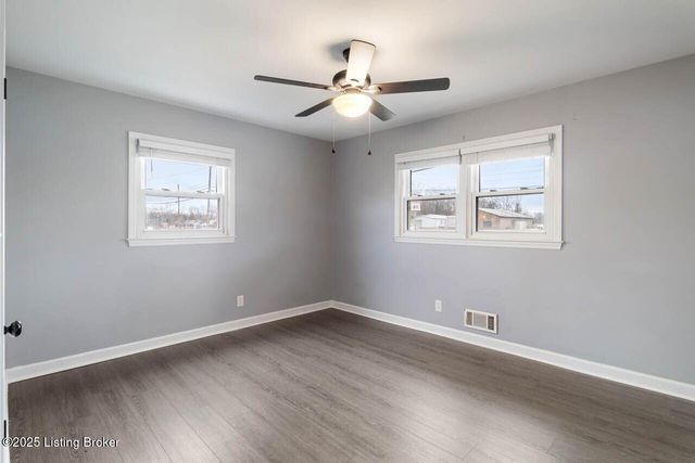 227 Cedar Grove Rd, Shepherdsville, KY 40165