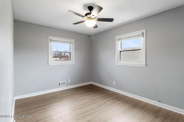 227 Cedar Grove Rd, Shepherdsville, KY 40165