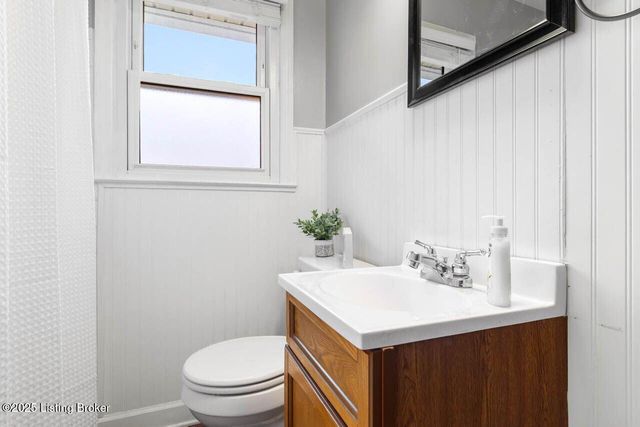 227 Cedar Grove Rd, Shepherdsville, KY 40165