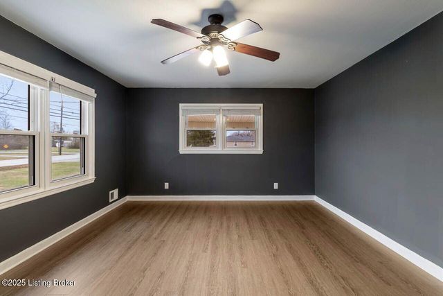 227 Cedar Grove Rd, Shepherdsville, KY 40165