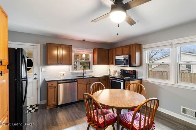 227 Cedar Grove Rd, Shepherdsville, KY 40165