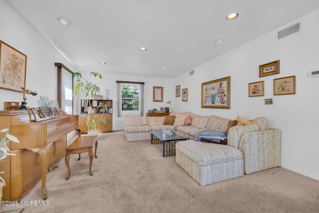 37 Faith Lane, Aberdeen, NJ 07747