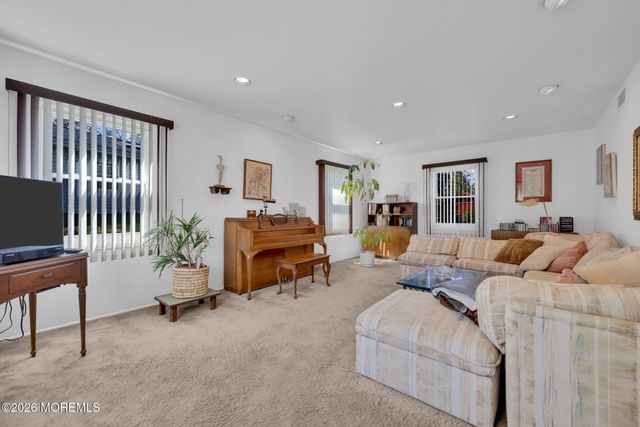 37 Faith Lane, Aberdeen, NJ 07747