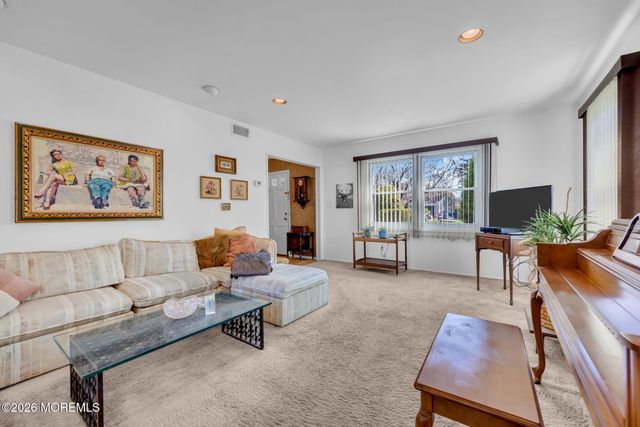 37 Faith Lane, Aberdeen, NJ 07747