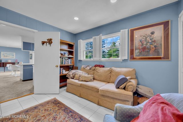 37 Faith Lane, Aberdeen, NJ 07747