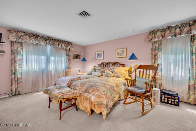 37 Faith Lane, Aberdeen, NJ 07747