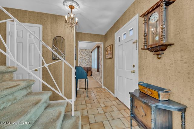 37 Faith Lane, Aberdeen, NJ 07747