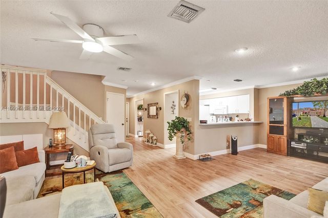 11155 SW 17th Mnr, Davie, FL 33324