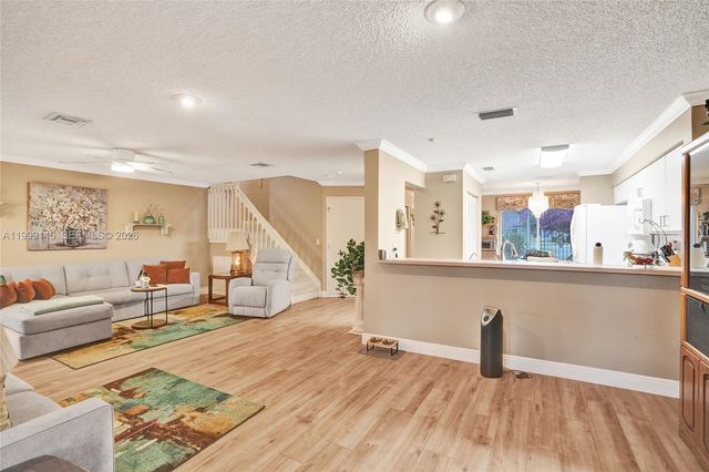 11155 SW 17th Mnr, Davie, FL 33324