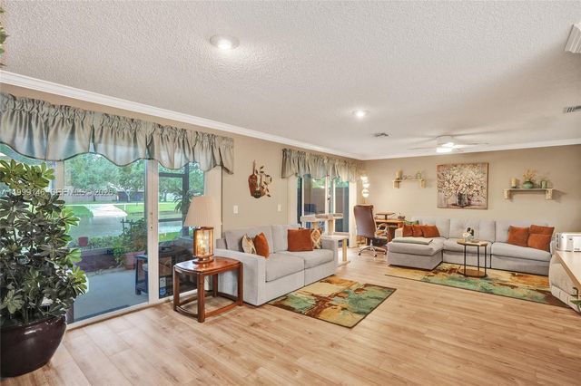 11155 SW 17th Mnr, Davie, FL 33324