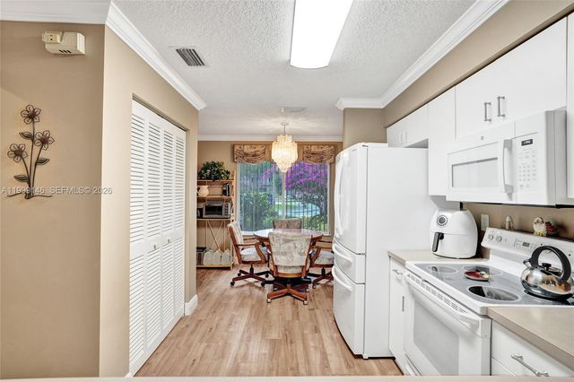 11155 SW 17th Mnr, Davie, FL 33324