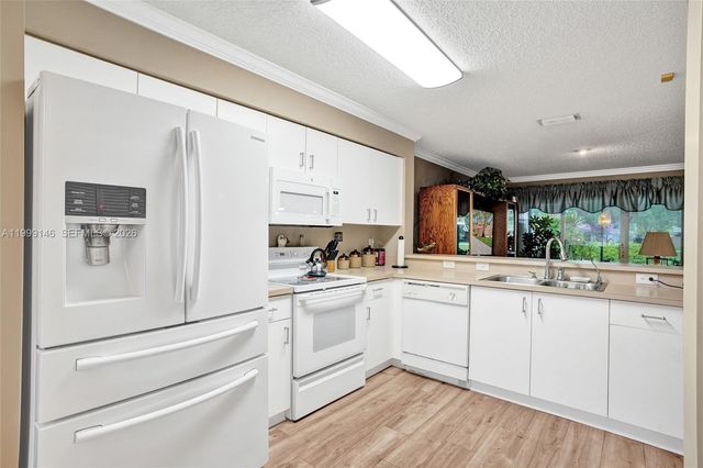 11155 SW 17th Mnr, Davie, FL 33324