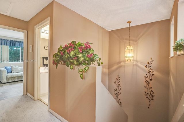 11155 SW 17th Mnr, Davie, FL 33324