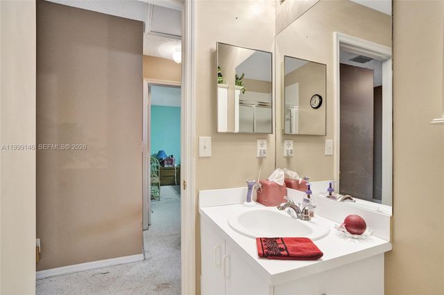 11155 SW 17th Mnr, Davie, FL 33324