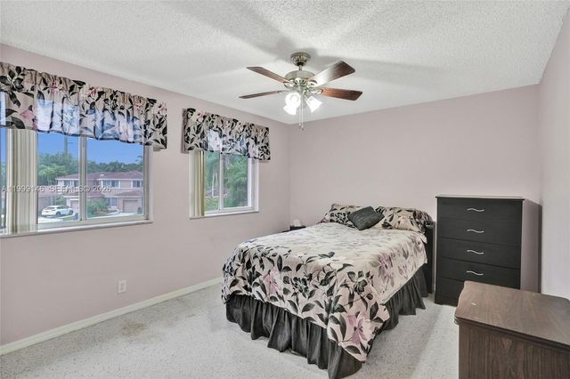 11155 SW 17th Mnr, Davie, FL 33324