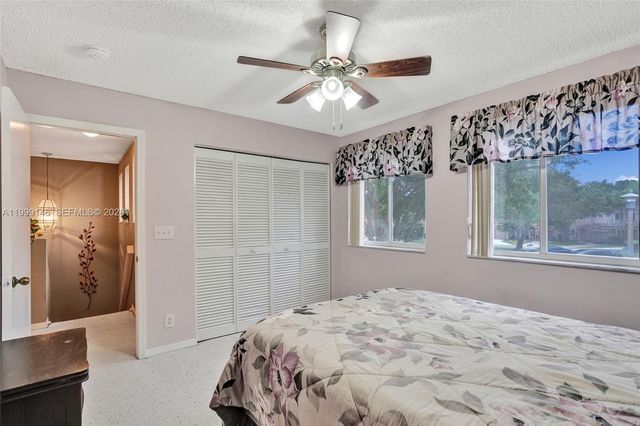 11155 SW 17th Mnr, Davie, FL 33324