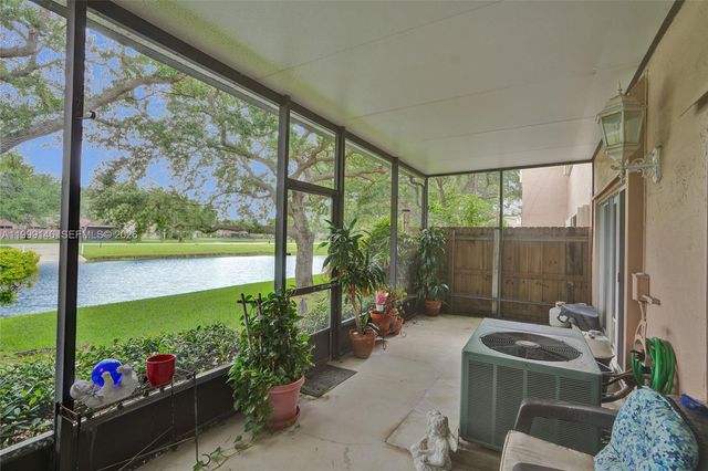 11155 SW 17th Mnr, Davie, FL 33324