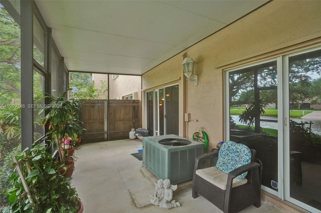 11155 SW 17th Mnr, Davie, FL 33324