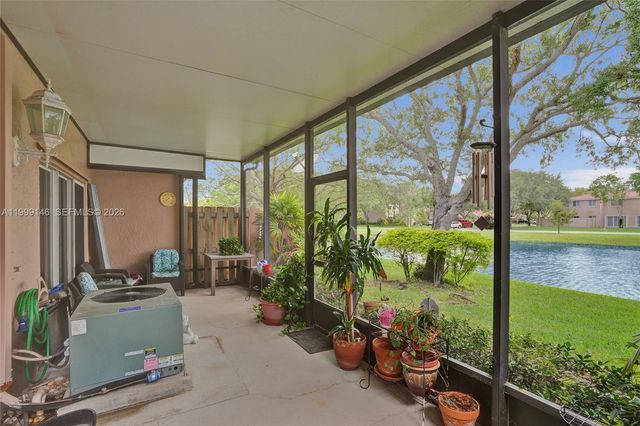 11155 SW 17th Mnr, Davie, FL 33324