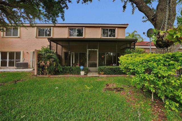 11155 SW 17th Mnr, Davie, FL 33324