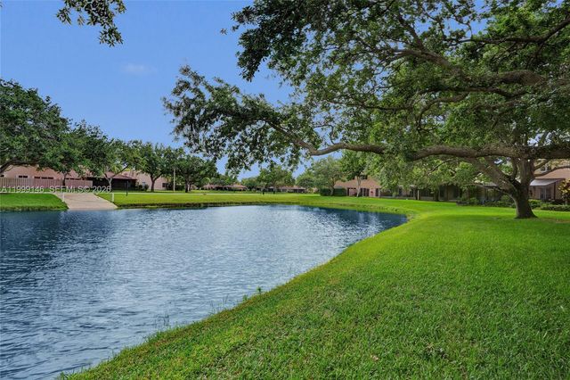 11155 SW 17th Mnr, Davie, FL 33324