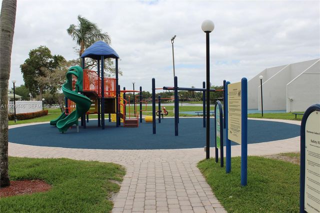 11155 SW 17th Mnr, Davie, FL 33324