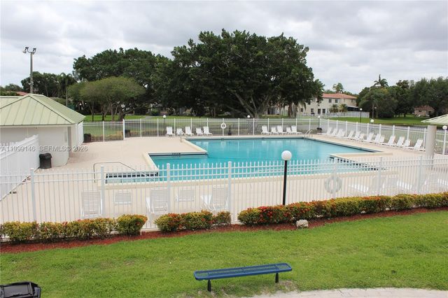 11155 SW 17th Mnr, Davie, FL 33324