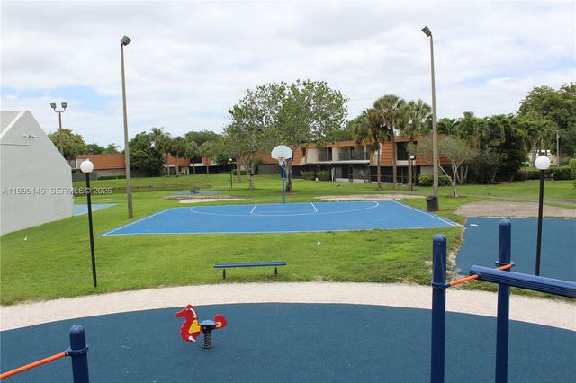 11155 SW 17th Mnr, Davie, FL 33324