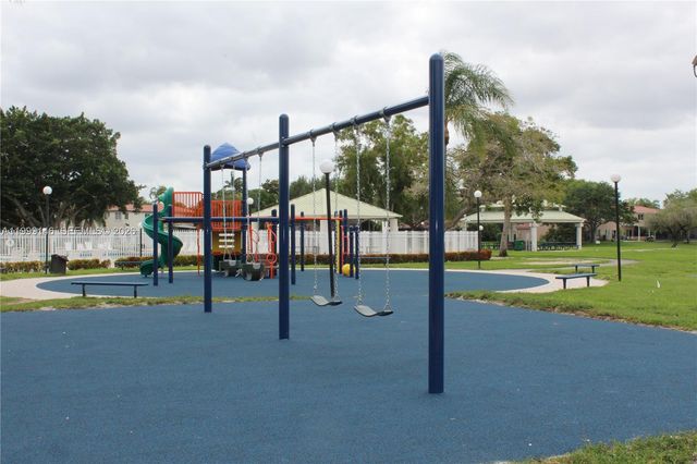 11155 SW 17th Mnr, Davie, FL 33324