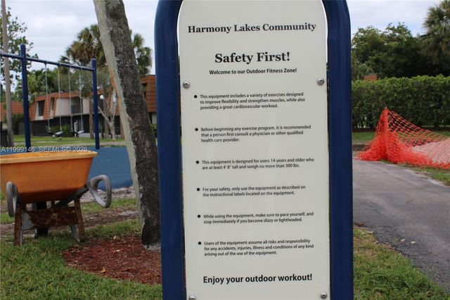 11155 SW 17th Mnr, Davie, FL 33324